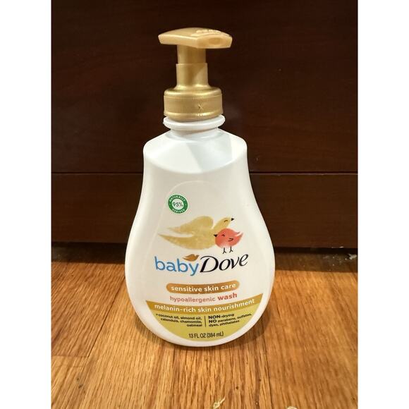 Baby Dove Sensitive Wash Melanin-Rich Skin Nourishment Bath Time 13oz Non Drying - Picture 1 of 3